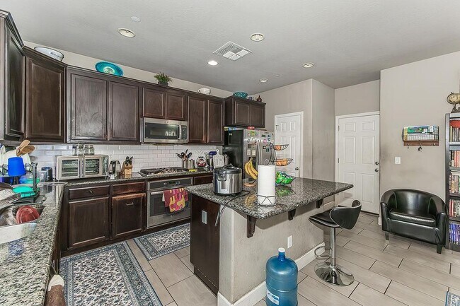 3549 Taylor Ln