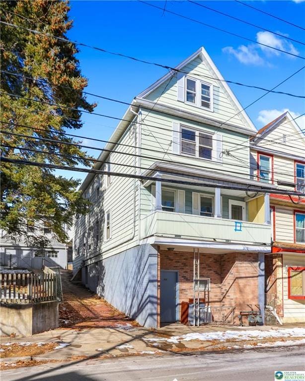 Photo - 746 N Washington St