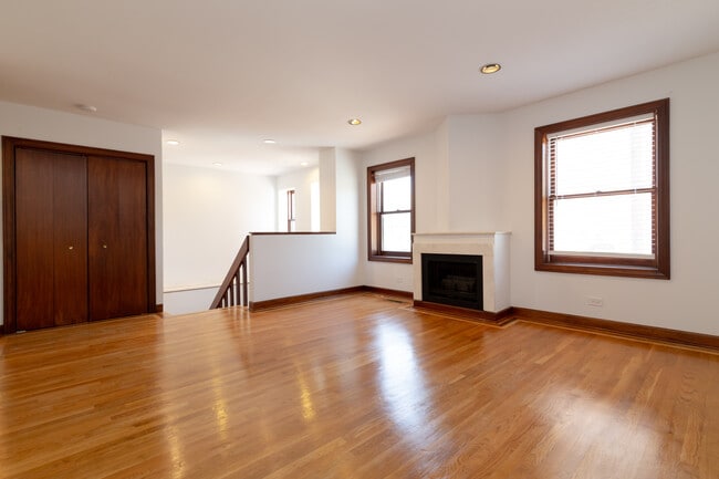 Building Photo - 315 S Ashland Ave Rental