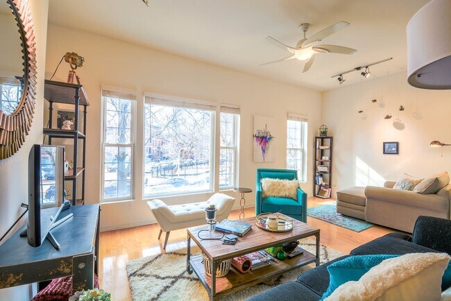 Photo - 1407 N Wicker Park Ave Unidad 1