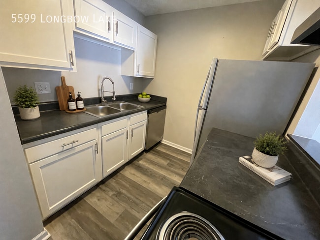 Photo - 5599 Longbow Ln