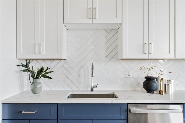 Photo - 112 Mayflower Rd Unit 2