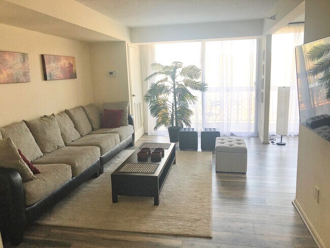 example of furnished living room - 7401 Westlake Terrace Unidad #708