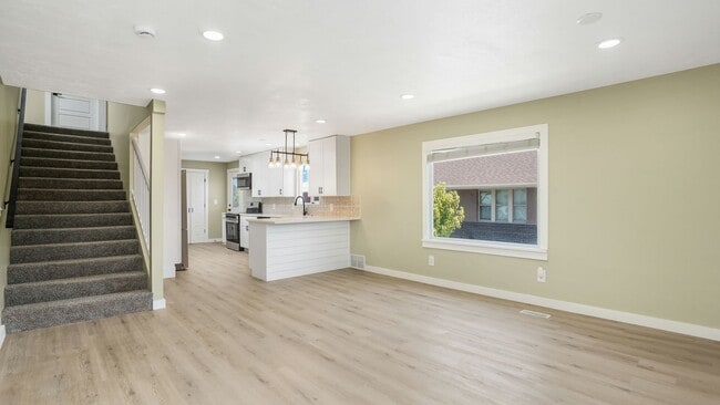 Photo - 259 E Main St