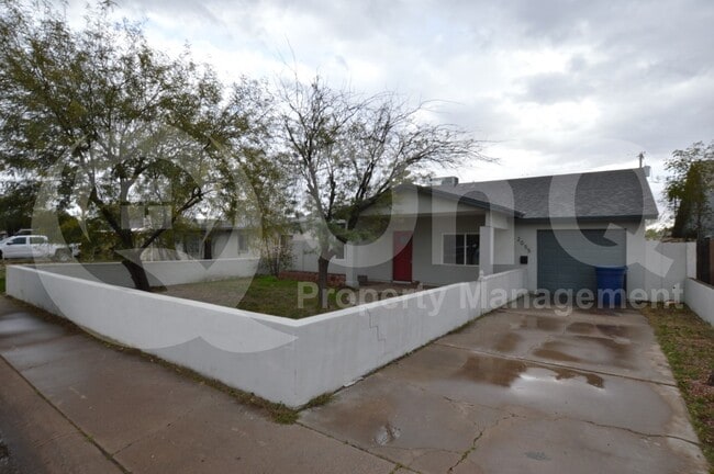 Building Photo - 2055 E Orange St.