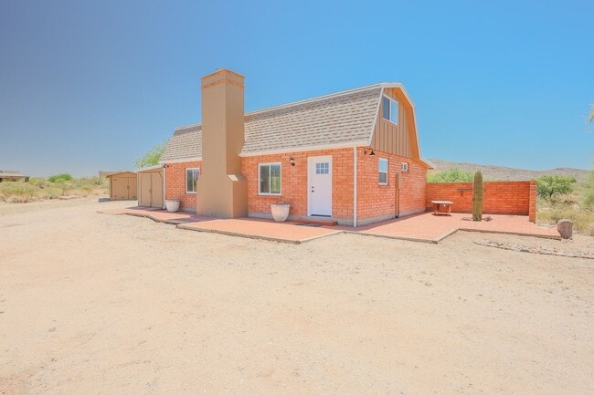 Building Photo - BARN STYLE HOME ON HUGE LOT!!!!1 Bedroom LOFT 1.5 Bathroom