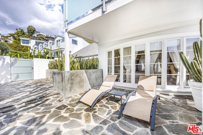 Photo - 1322 Londonderry Pl