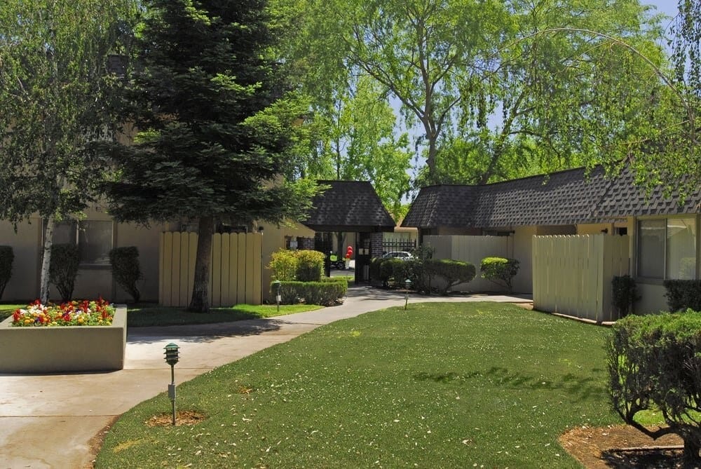 Photo - 7007 Inglewood Ave