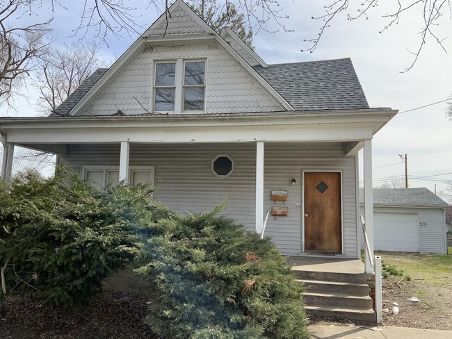 Building Photo - 321-2 Robinson-