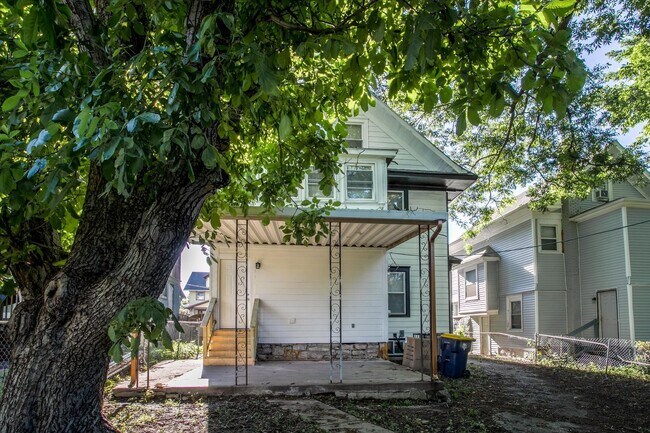 Photo - Move fast on this one. Apply within 24 hours of your showing and lock in $250 off your monthly re...