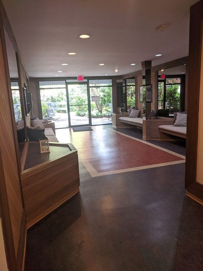 Photo - Mercer Island 2 bedroom Condo Unit 402