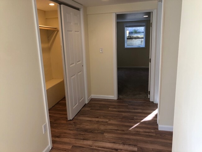 Extra storage in the entryway - 5409 Beacon Avenue South Unit B