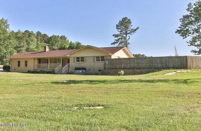 Building Photo - 271 NC-73