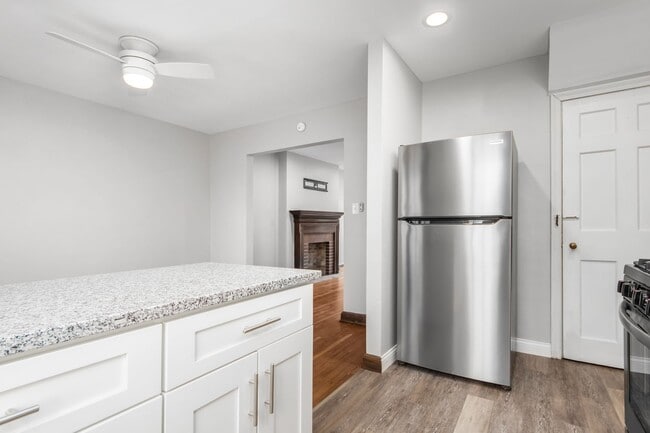 Photo - 5839 N. High St