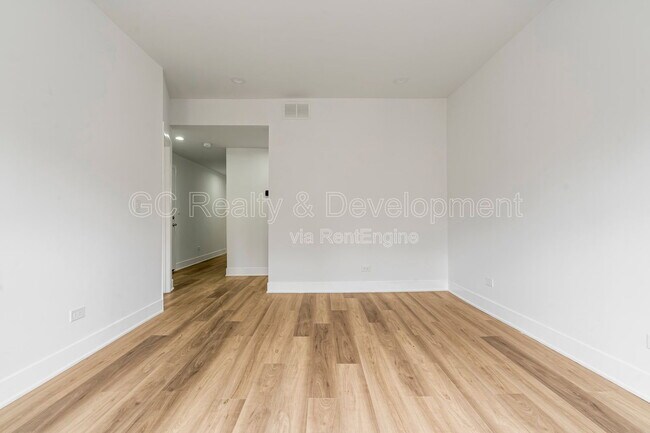 Photo - 3744 N Wilton Ave Unit 2N