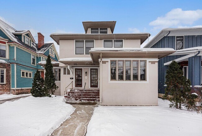 Photo - 572 Madison Ave SE