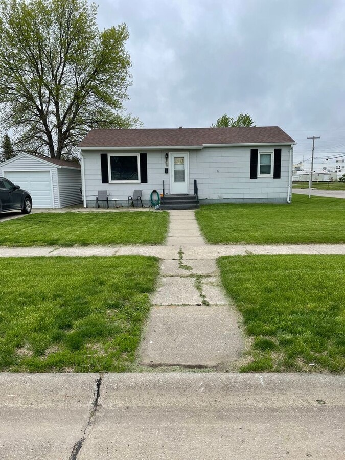 AEC-111 - AEC-111 House