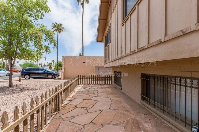 Photo - 3418 S Oak St