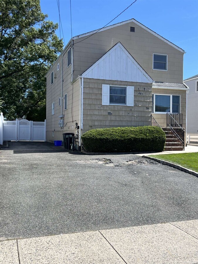 76 3rd Ave Townhome Townhome Rental in East Rockaway NY
