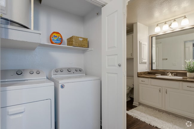 1BR,1BA - 727SF A2 - Laundry/Bathroom
