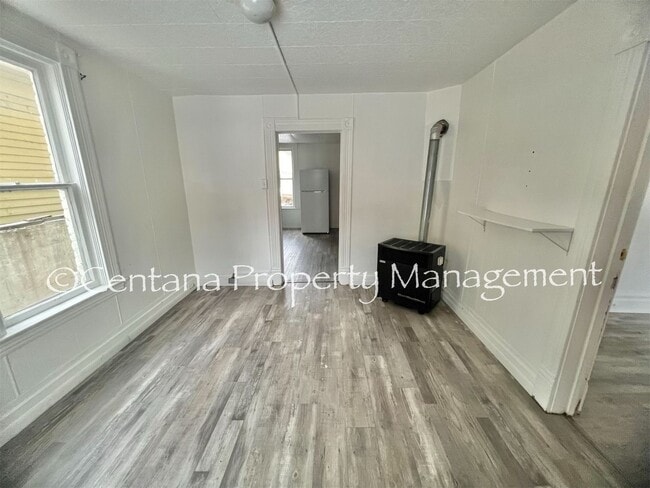 Photo - 816 Caledonia St Unit Downstairs