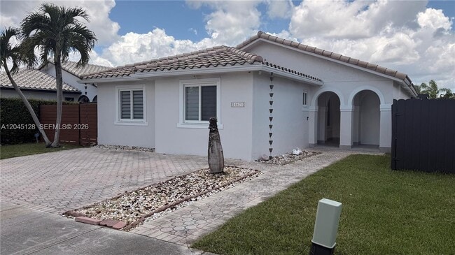 Building Photo - 14671 SW 114th Terrace