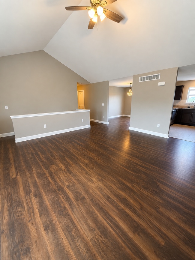 Photo - 187 Ridgeview Dr