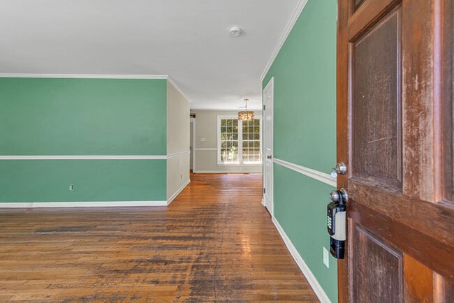 Photo - 707 Christine Ave