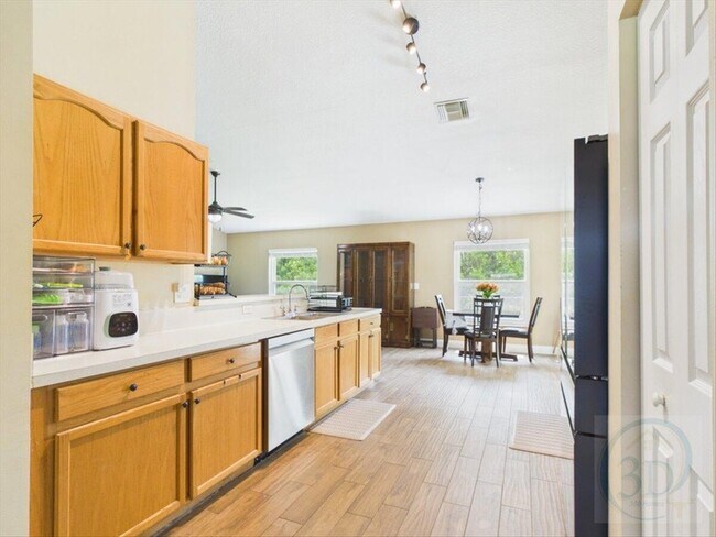 Photo - 2265 SW Grosspoint St