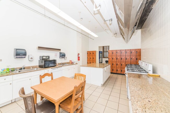 5540 Hyde Park by 3L Living