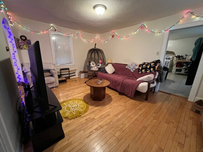 Photo - 1671 N Van Buren St