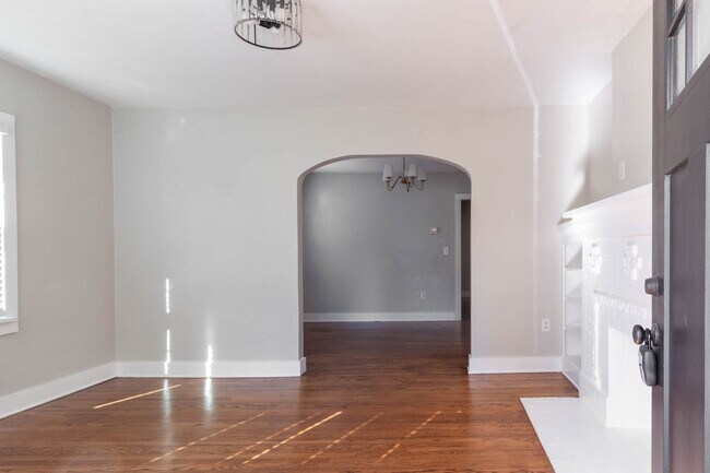 Photo - Beautiful Remodeled 1BD/1BTH Home In Crest...