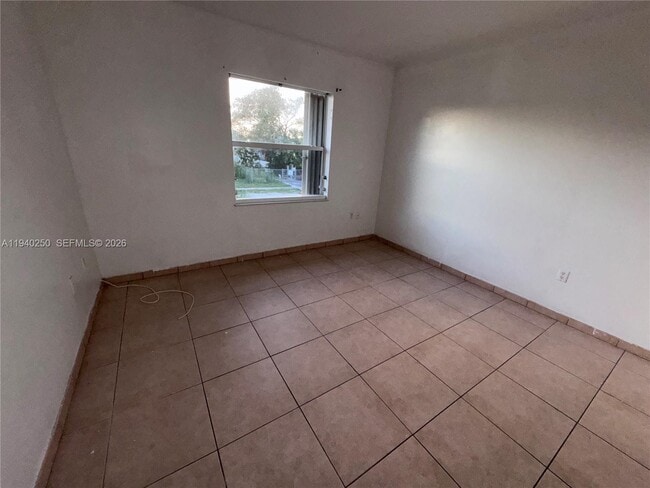 Photo - 14140 NE 2nd Ct Unit 4