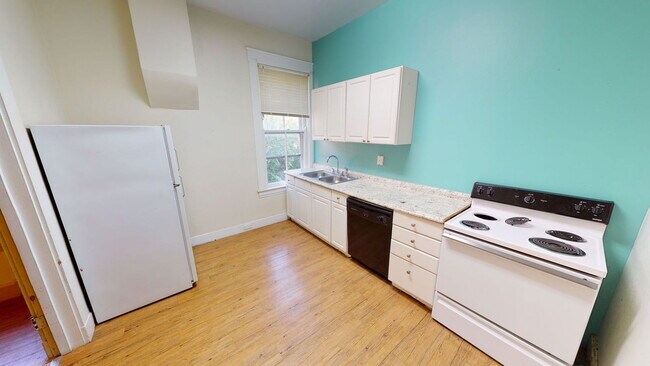 Photo - 30 E Hollister St Unidad 2