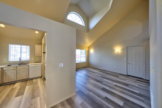 Photo - 1440 NE COVINGTON LANE, BEND, OREGON 97701 - IVY CREEK