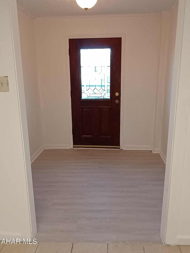 Photo - 106 Ruskin Dr