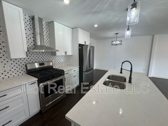 Photo - 2390 Tiffany Pl