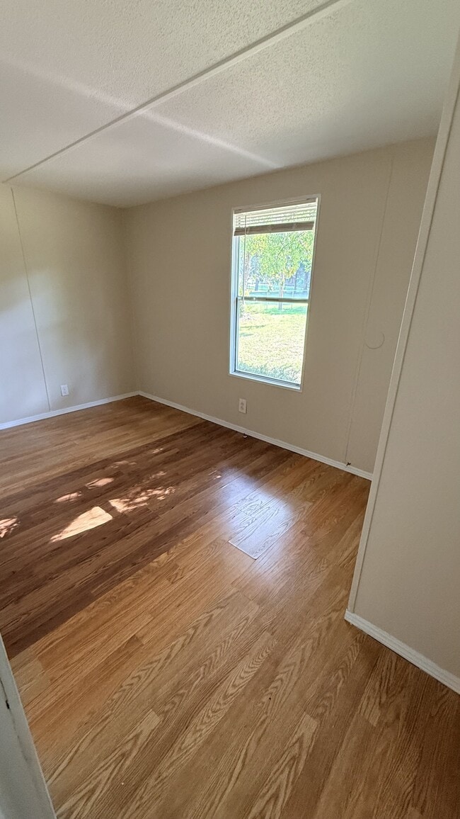 Photo - 284 Speedway Dr