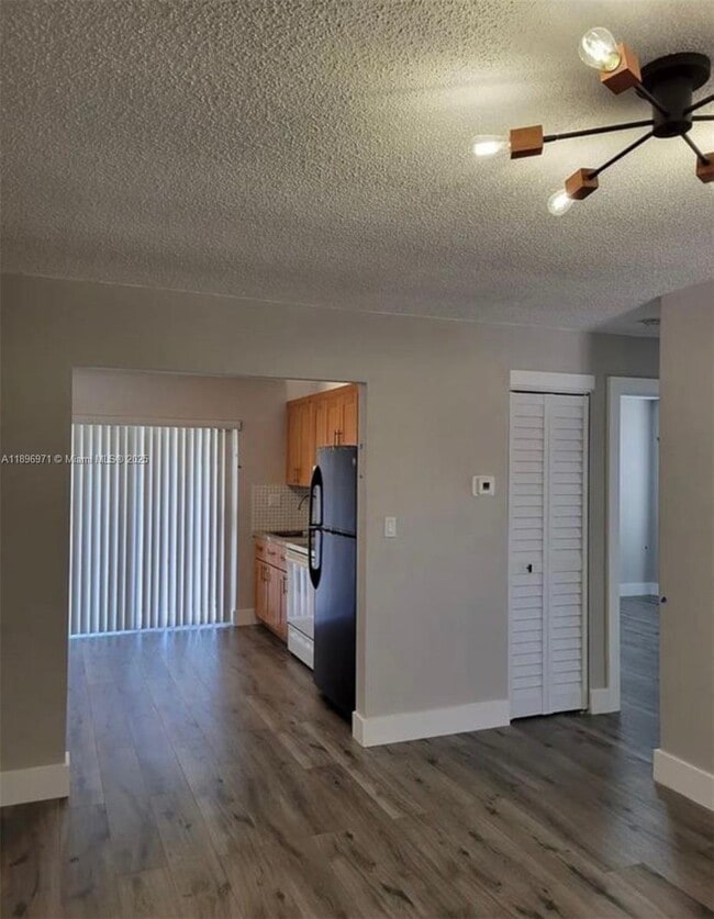 Building Photo - 827 SW 11th Ave Unit 4