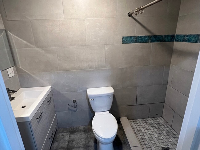 Photo - 7038 Woodland Ave