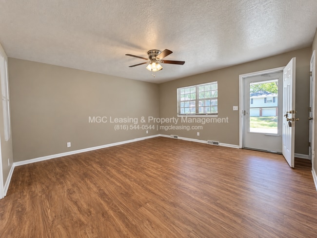 Blue Springs Duplex with double car garage!