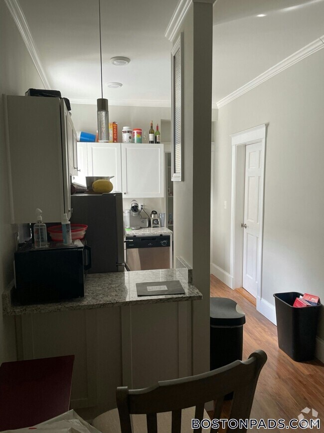 Building Photo - 1185 Commonwealth Ave Rental