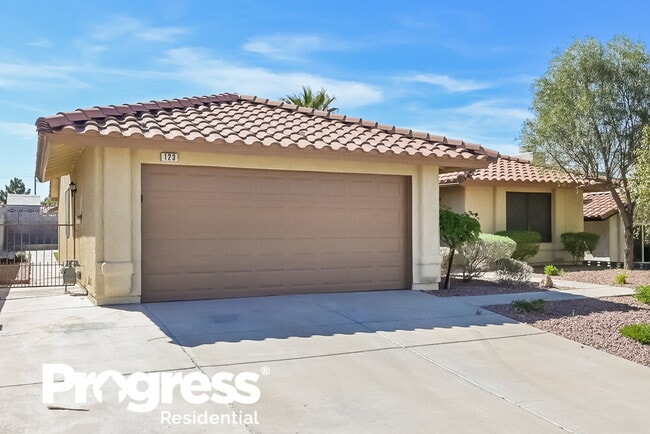 Photo - 123 Hexham Dr