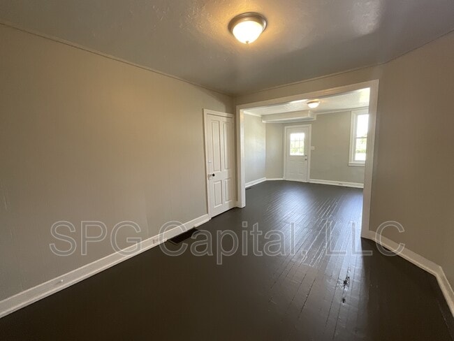 Photo - 715 Vander Ave
