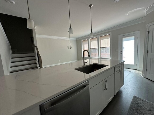 Photo - 1393 Harris Way S