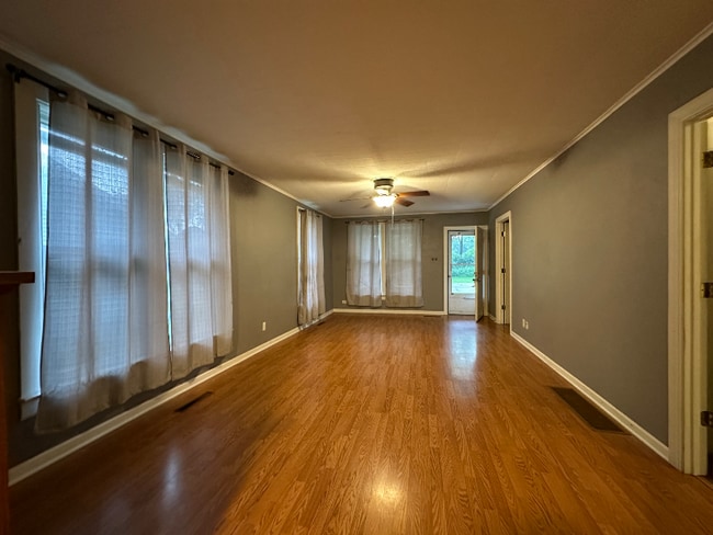 Photo - 252 S Oak St