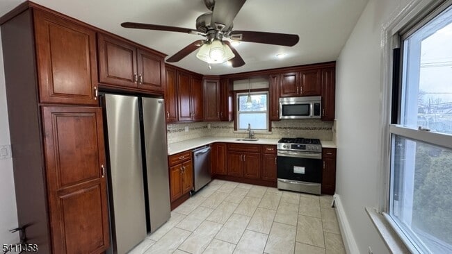 Building Photo - 28 Boyd St