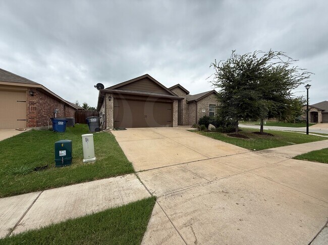 1113 Meadow Side Dr