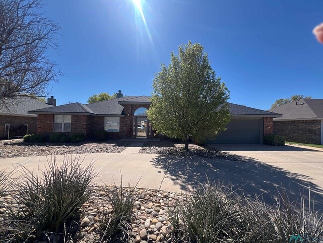 Building Photo - 721 Jeanie Dr