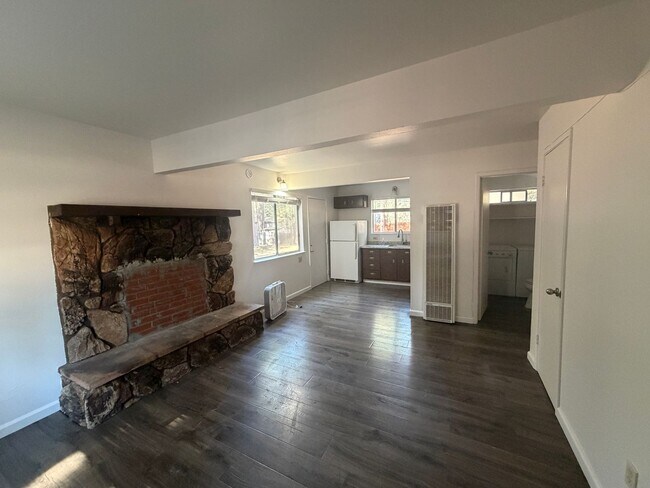 1335 Kyburz Ave Unit C